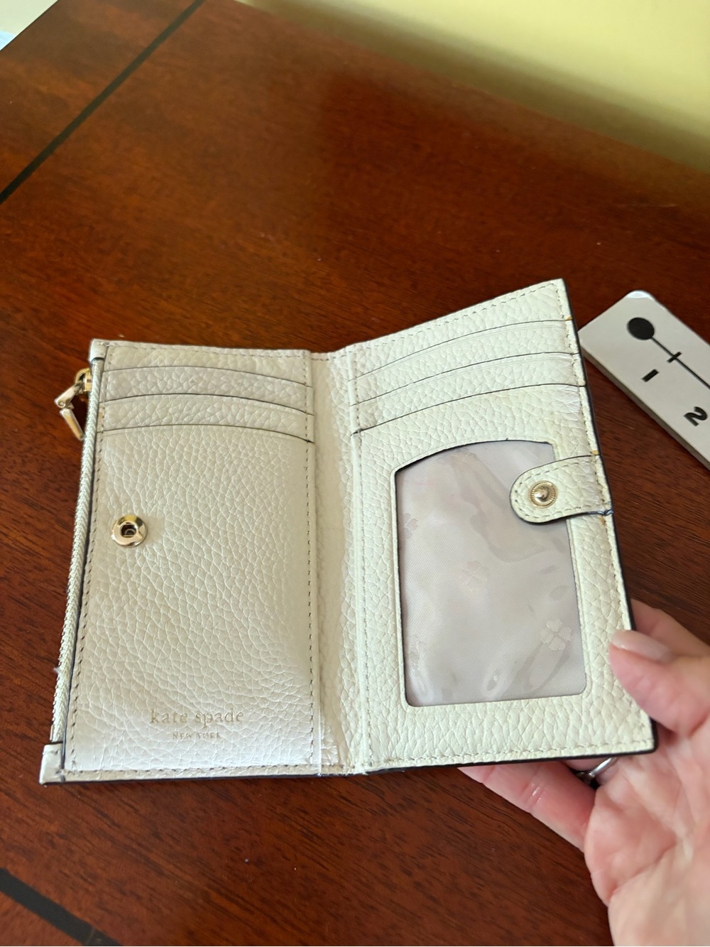 Kate Spade New York Adel Small Slim Bifold Wallet Ivory Y2K  B000745 - Picture 4 of 7